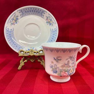 Royal Albert Songbird New Romance Series Teacup and Saucer Bone China England